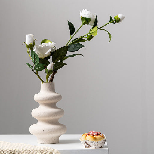 Modern White Porcelain Vase - Chic Artistic Accent for Elegant Home Interiors