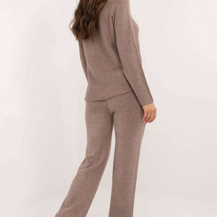 Casual Womens Sweater And Pants Set With Round Neckline - Très Elite