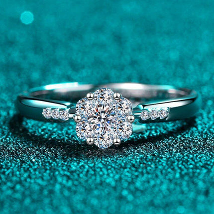 Celestial Elegance Moissanite Sterling Silver Ring - Très Elite