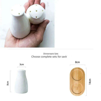 Ceramic Salt and Pepper Shaker Set with Bamboo Tray in Farmhouse Style - Très Elite