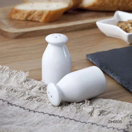 Ceramic Salt and Pepper Shaker Set with Bamboo Tray in Farmhouse Style - Très Elite