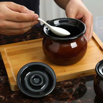 Ceramic Stoneware Soup Pot with Lid: Essential for Culinary Enthusiasts - Très Elite