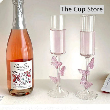 Charming 3D Butterfly Clear Glass Wine Goblet for Elegant Entertaining - Très Elite