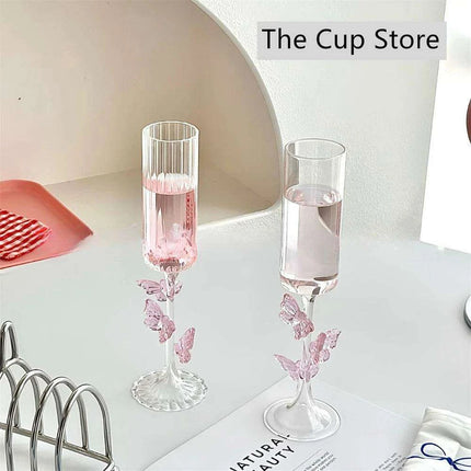 Charming 3D Butterfly Clear Glass Wine Goblet for Elegant Entertaining - Très Elite