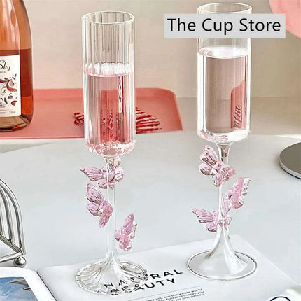 Charming 3D Butterfly Clear Glass Wine Goblet for Elegant Entertaining - Très Elite
