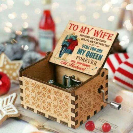 Charming Antique-Inspired Wooden Music Box - A Melody of Timeless Beauty - Très Elite