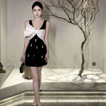 Charming Backless Vintage Bow Mini Dress with Glittering Accents for Women - Très Elite