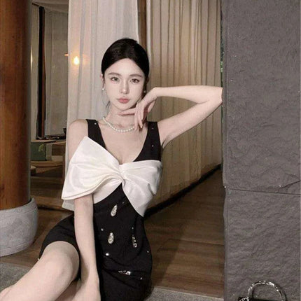 Charming Backless Vintage Bow Mini Dress with Glittering Accents for Women - Très Elite