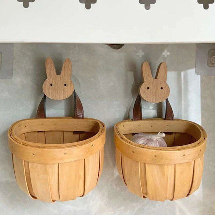 Charming Bamboo Wall-Mounted Basket for Scallions, Ginger, and Garlic Storage - Très Elite