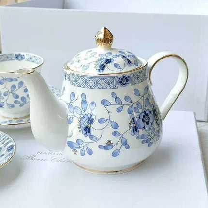 Charming Blue and White Japanese Porcelain Tea and Coffee Set - Très Elite
