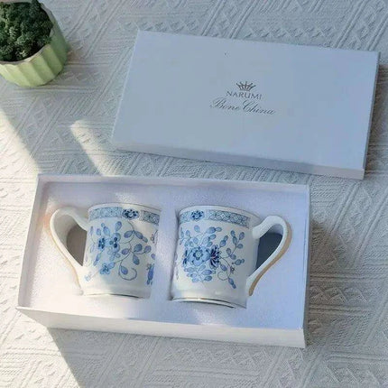 Charming Blue and White Japanese Porcelain Tea and Coffee Set - Très Elite