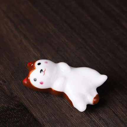 Charming Cat-Inspired Ceramic Chopstick Holder for Elegant Dining - Très Elite