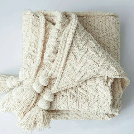 Charming Chenille Knit Throw Blanket with Delightful Pompoms - Cozy Elegance for Your Living Space..