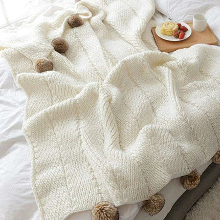 Charming Chenille Knit Throw Blanket with Delightful Pompoms - Cozy Elegance for Your Living Space - Très Elite
