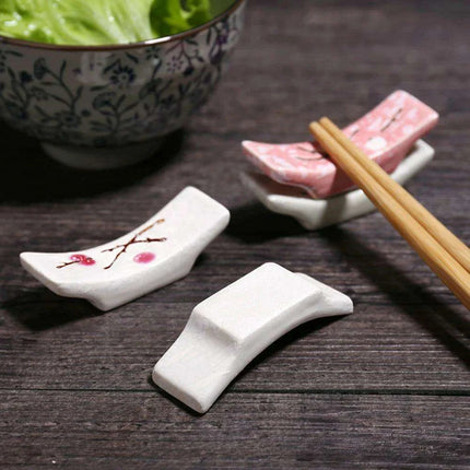 Charming Eco-Conscious Snowflake Ceramic Chopstick Holder - Enhance Your Dining Experience with Japanese Elegance - Très Elite