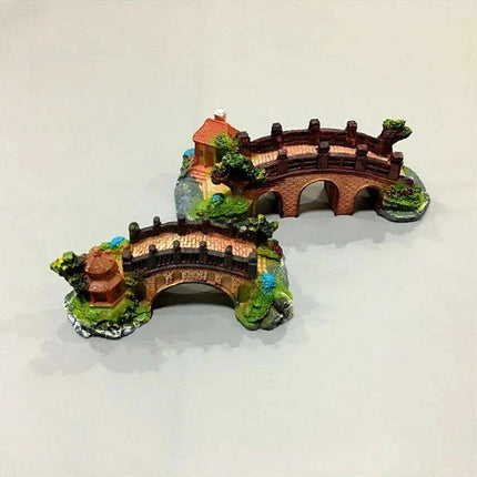 Charming Floral Serving Dish with Artistic Bridge Details - Très Elite