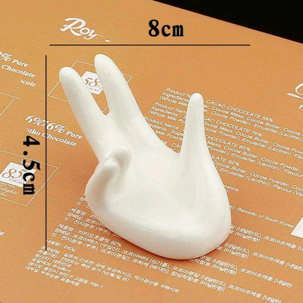 Charming Hand-Crafted Ceramic Egg Holder for Elegant Breakfasts - Très Elite