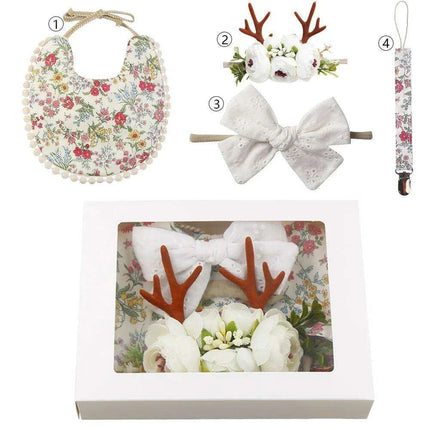 Charming Holiday Floral Baby Bib Set with Pacifier Clip - Perfect Christmas Gift - Très Elite