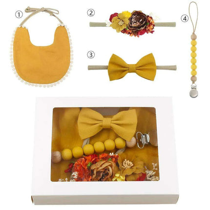Charming Holiday Floral Baby Bib Set with Pacifier Clip - Perfect Christmas Gift - Très Elite