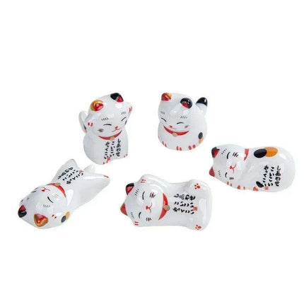 Charming Maneki Neko Ceramic Chopsticks Rest - Infuse Your Dining Experience with Japanese Good Fortune - Très Elite