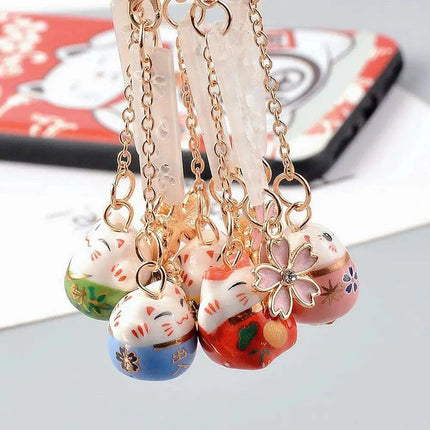 Charming Maneki Neko Keychain - Cute Japanese Lucky Cat Phone Charm for Thoughtful Gifts and Couples - Très Elite