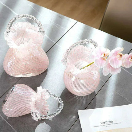 Charming Pink Glass Handbag Vase with Playful Curvy Handle - Très Elite