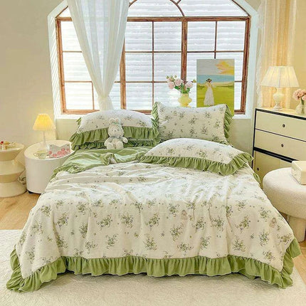 Charming Rabbit Pattern Seersucker Quilt - Très Elite