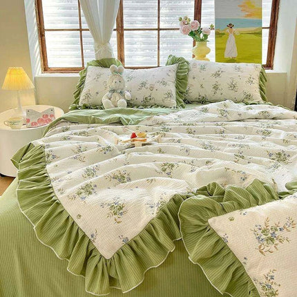 Charming Rabbit Pattern Seersucker Quilt - Très Elite