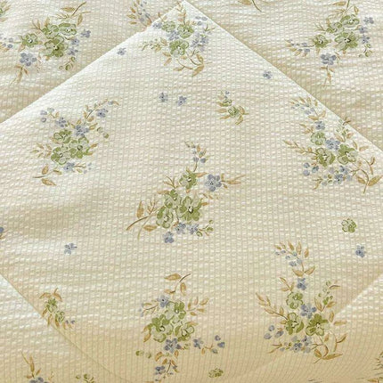 Charming Rabbit Pattern Seersucker Quilt - Très Elite