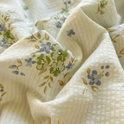 Charming Rabbit Pattern Seersucker Quilt - Très Elite