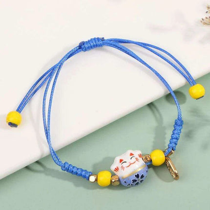 Charming Red Cord Lucky Cat Bracelet - A Thoughtful Gift for Women and Girls - Très Elite