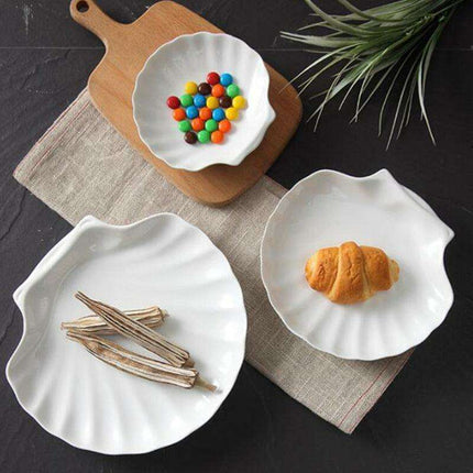 Charming Scalloped White Ceramic Dish with Timeless Elegance - Très Elite