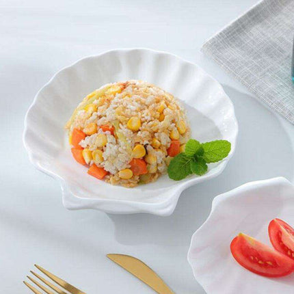 Charming Scalloped White Ceramic Dish with Timeless Elegance - Très Elite