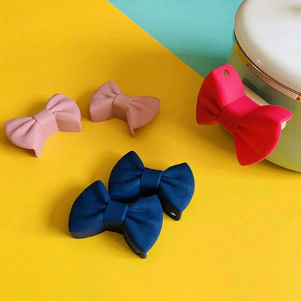 Charming Tiny Bow-Designed Heat-Resistant Silicone Oven Mitts - Set of 2 Mini Pot Holders for Safe Cooking - Très Elite