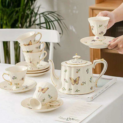 Charming Vintage Butterfly Tea and Coffee Set - Exquisite Porcelain and Bone China, Luxurious 800ml Pot with Matching Saucer - Très Elite