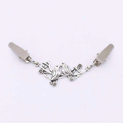 Charming Vintage Duck Brooch: A Classic Touch for Modern Fashion