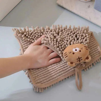 Chenille Animal Hand Towels Set - Elegant Absorbency with Quick Dry Features - Très Elite