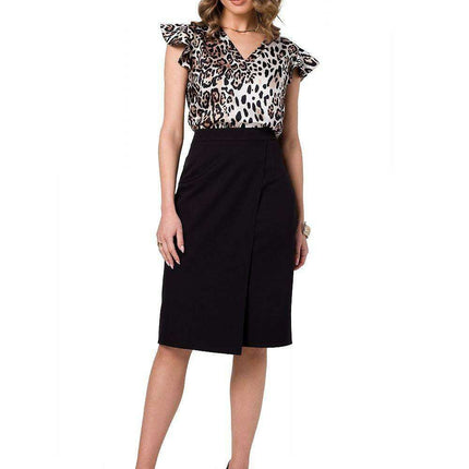 Chic A-Line Skirt with Asymmetrical Zipper Accent - Très Elite