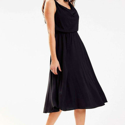 Chic Adjustable Strap Crinkled Midi Dress