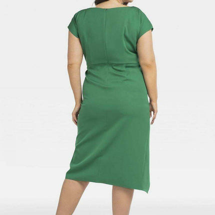 Chic Allure Plus Size Tara Dress for Elegant Occasions - Très Elite