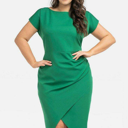 Chic Allure Plus Size Tara Dress for Elegant Occasions