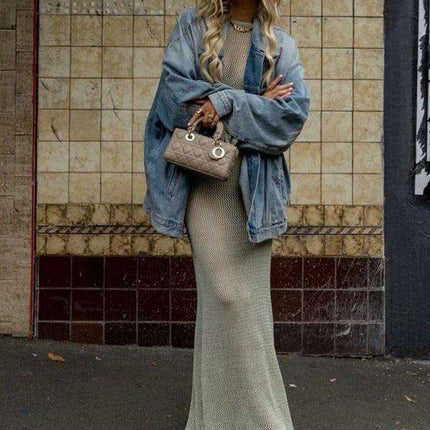 Chic Backless Knit Maxi Dress with Long Sleeves - Alluring Floor-Length Elegance - Très Elite