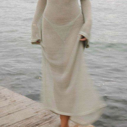 Chic Backless Knit Maxi Dress with Long Sleeves - Alluring Floor-Length Elegance - Très Elite