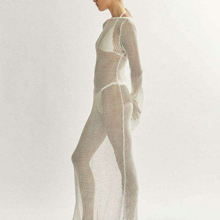 Chic Backless Knit Maxi Dress with Long Sleeves - Alluring Floor-Length Elegance - Très Elite