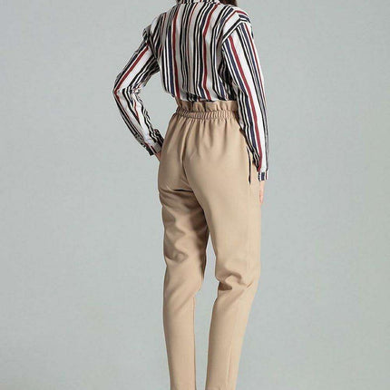 Chic Beige Trousers with Glamorous Golden Buckle - Comfortable Style - Très Elite