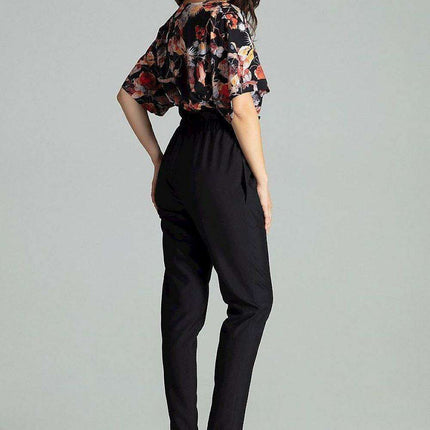 Chic Beige Trousers with Glamorous Golden Buckle - Comfortable Style - Très Elite