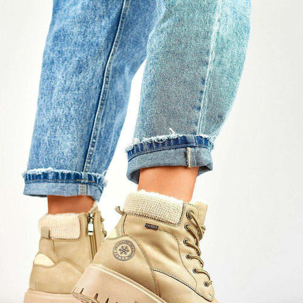 Chic Beige Winter Trapper Boots for Ultimate Warmth - Très Elite