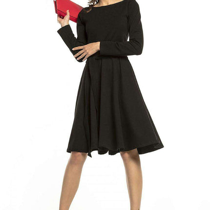 Chic Belted Knit Dress for Everyday Elegance - Très Elite