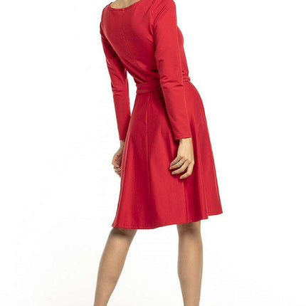 Chic Belted Knit Dress for Everyday Elegance - Très Elite