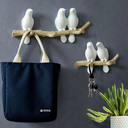Chic Bird-Inspired Resin Wall Hook: A Blend of Style and Functionality